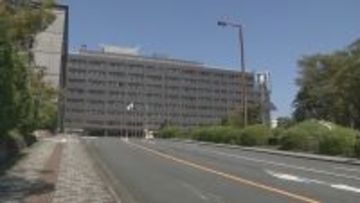 女子トイレに侵入し隣の個室の20代女性を盗撮した疑い　三重県職員の男を逮捕