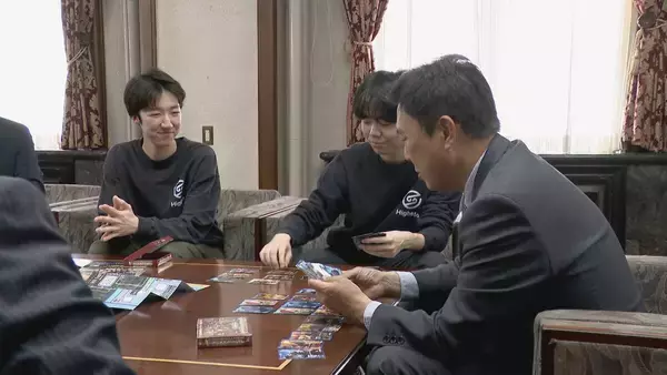 「歴史上の人物がカードゲームに!? 名古屋市内すべての公立小学校に無償配布 ｢暗記する教科から考える教科に｣ 現役大学生らが開発」の画像