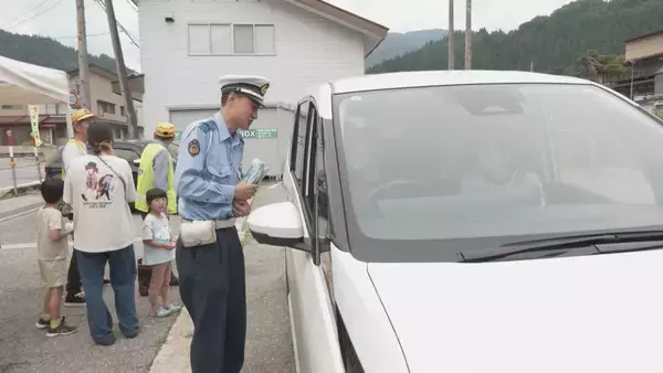 「雪だるま「無事故で無事におゆき（お雪）」と交通安全を呼びかけ　岐阜・飛騨市で夏日」の画像