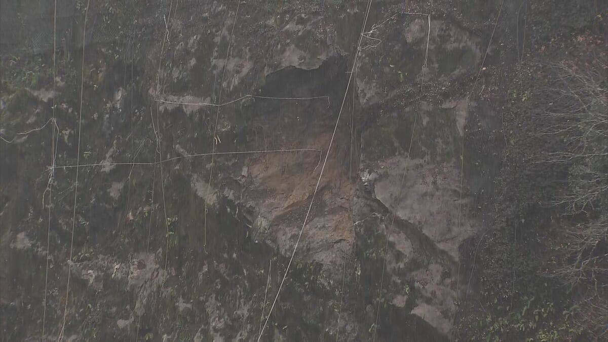 愛岐道路の土砂崩れの原因分析「雨水が岩盤の亀裂に入って凍り 亀裂を広げていた」