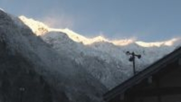 山岳遭難相次ぐ北アルプス 年越しの登山者に注意呼びかけ 西穂高岳には1月2日まで山岳警備隊の隊員ら4人が駐在 岐阜