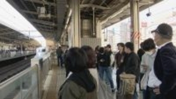 「故郷に」「旅行先に」GW 後半の５連休がスタート 新幹線下りピーク JR名古屋駅のホーム朝から賑わう