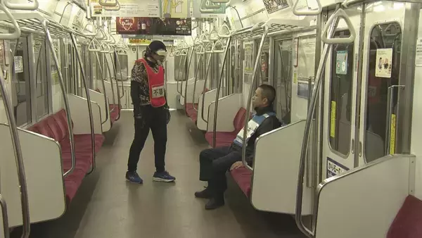 地下鉄で刃物を持った男が暴れた想定の訓練　2021年に東京・小田急線の車内で男が刃物で乗客に重軽傷を負わせるなどの事件がきっかけに