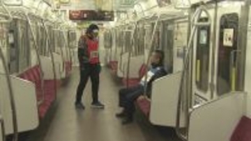 地下鉄で刃物を持った男が暴れた想定の訓練　2021年に東京・小田急線の車内で男が刃物で乗客に重軽傷を負わせるなどの事件がきっかけに