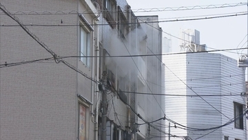 未明に空きビルで火事 ｢1階から火が見える｣など通報相次ぐ もともとは店舗と住居スペースがある雑居ビル 岐阜･大垣市
