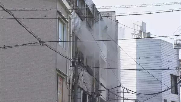 未明に空きビルで火事 ｢1階から火が見える｣など通報相次ぐ もともとは店舗と住居スペースがある雑居ビル 岐阜･大垣市