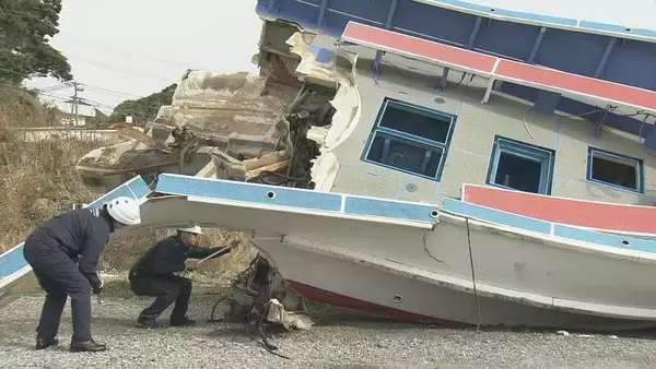 「2つに割れた釣り船 船首を3Dスキャンで撮影 三重・鳥羽市沖の船舶事故で2人死亡 貨物船は時速20キロ前後で衝突か」の画像