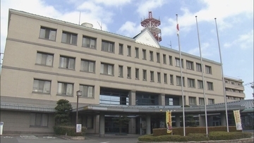 警察の「だまされたふり作戦」で現行犯逮捕 自称17歳の男子高校生 特殊詐欺グループの「受け子」役か 70代女性から現金300万円をだまし取ろうとした詐欺未遂の疑い 三重県警津署