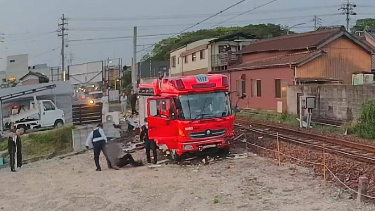 ｢金がなく消防車盗んで帰ろうと｣ 57歳男を逮捕 直前にはトイレの壁が焼ける不審火 約9キロ運転し事故…取り押さえられる