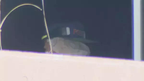 「犯人はアパートの配管よじ登りベランダから侵入か こすれたようなあとや傷が付く 消防隊員が駆け付けた際 窓ガラスは割れた状態 42歳女性殺人･放火事件 愛知･豊田市」の画像