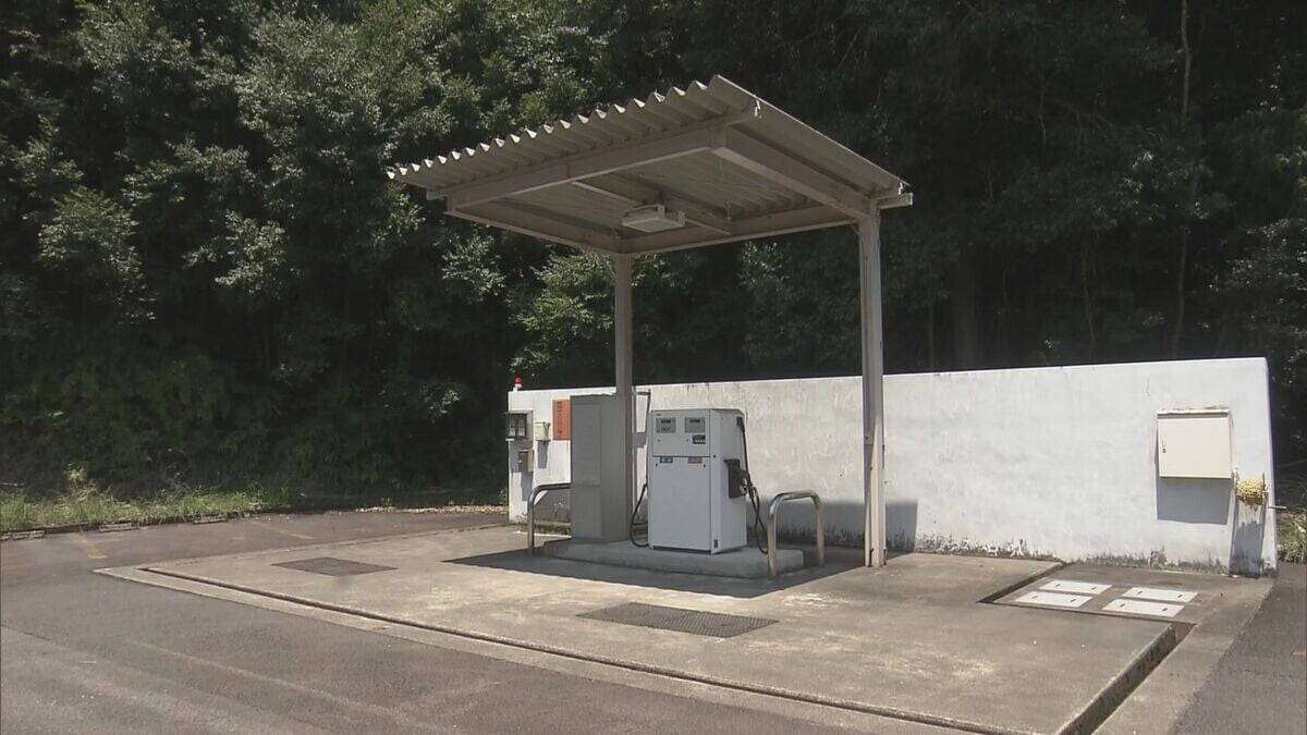 空調設備整わない体育館が避難所に… スポットクーラーで備える自治体も 名古屋の中学校では“自立発電”エアコンで停電時も暑さしのげる空間に