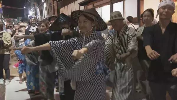 「日本三大盆踊り「郡上おどり」で“徹夜おどり”始まる　8月17日明け方まで」の画像