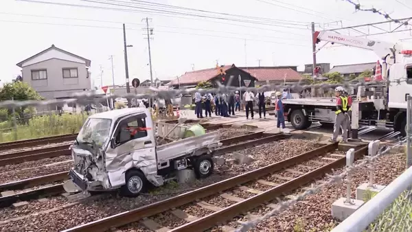 【速報】列車と軽トラックが衝突 運転していた80代男性が意識不明の重体 JR東海道線の踏切内