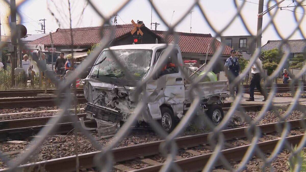 【速報】列車と軽トラックが衝突 運転していた80代男性が意識不明の重体 JR東海道線の踏切内