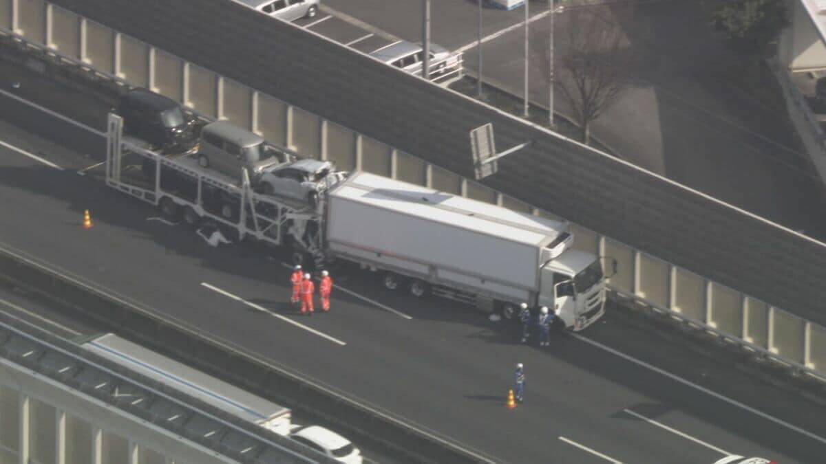 車4台が絡む事故 50代くらいの男性が意識不明 20代男性がケガ 伊勢湾岸道 豊明IC～名古屋南JCT 下り線で通行止め