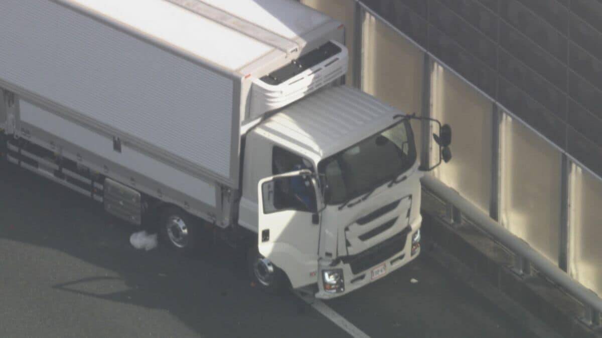 車4台が絡む事故 50代くらいの男性が意識不明 20代男性がケガ 伊勢湾岸道 豊明IC～名古屋南JCT 下り線で通行止め