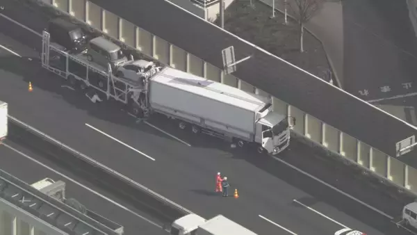 「車4台が絡む事故 50代くらいの男性が意識不明 20代男性がケガ 伊勢湾岸道 豊明IC～名古屋南JCT 下り線で通行止め」の画像