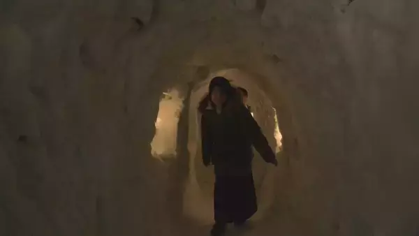 「ほのかな明かりに包まれ｢中尾かまくらまつり｣始まる 獅子舞披露され地酒も 2月10日まで 岐阜･新穂高温泉 中尾白山神社」の画像