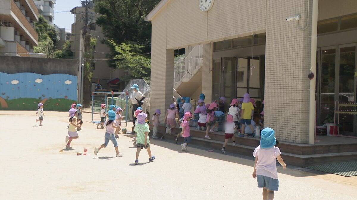 厳しい暑さから園児を守る 体の“中側”と“外側”から熱中症対策 ミストにこまめな水分・塩分補給…｢顔が赤くなった子｣や｢汗をかいていない子｣をチェック