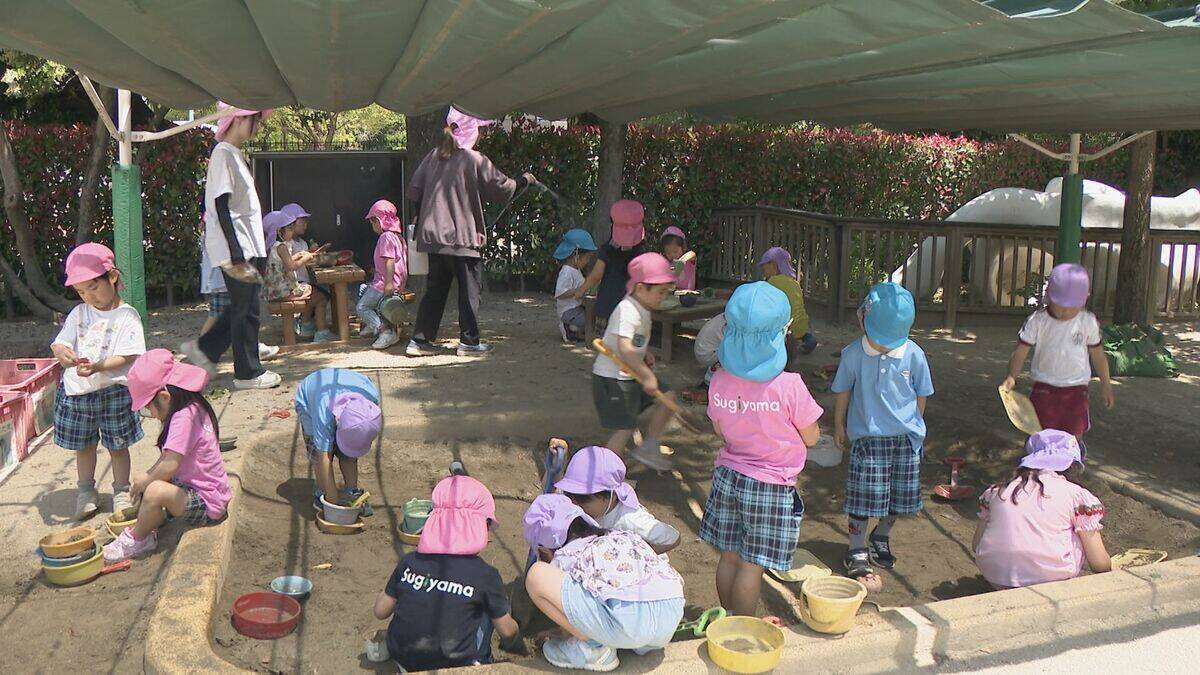 厳しい暑さから園児を守る 体の“中側”と“外側”から熱中症対策 ミストにこまめな水分・塩分補給…｢顔が赤くなった子｣や｢汗をかいていない子｣をチェック