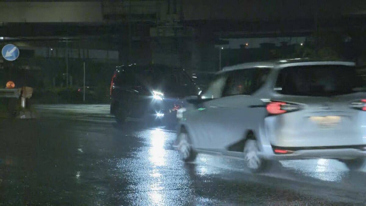 交差点でバイクとライトバンが衝突 バイクに乗っていた40代くらいの男性が意識不明の重体 愛知･東海市
