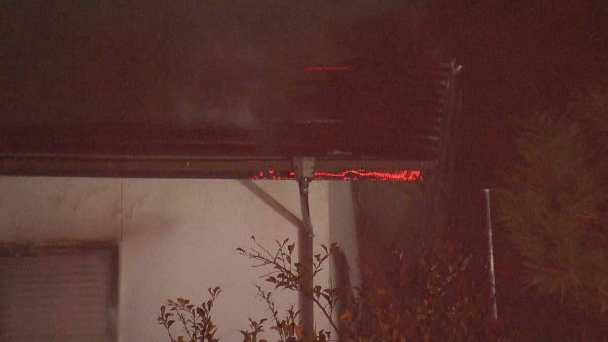 畑仕事をしていた男性｢建物が燃えている」70代夫婦が住む住宅で火事… 男性1人死亡 夫が逃げ遅れたか