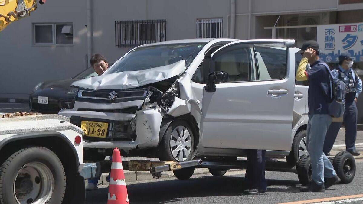 軽乗用車が逆走か 2台の車に次々衝突…2人搬送 直前に自衛隊駐屯地シャトルバスにぶつかる事故も 名古屋・守山区