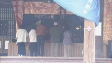 「日本最古」の厄除け観音 三重・松阪市の岡寺山継松寺で「初午大祭」 大勢の参拝客でにぎわう