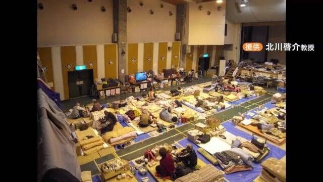 数時間で建つ“簡易住宅” インスタントハウスがさらに進化 ｢ホームベーカリーみたいに箱の中で膨らませる｣ 軽い･安い･部品が少ない