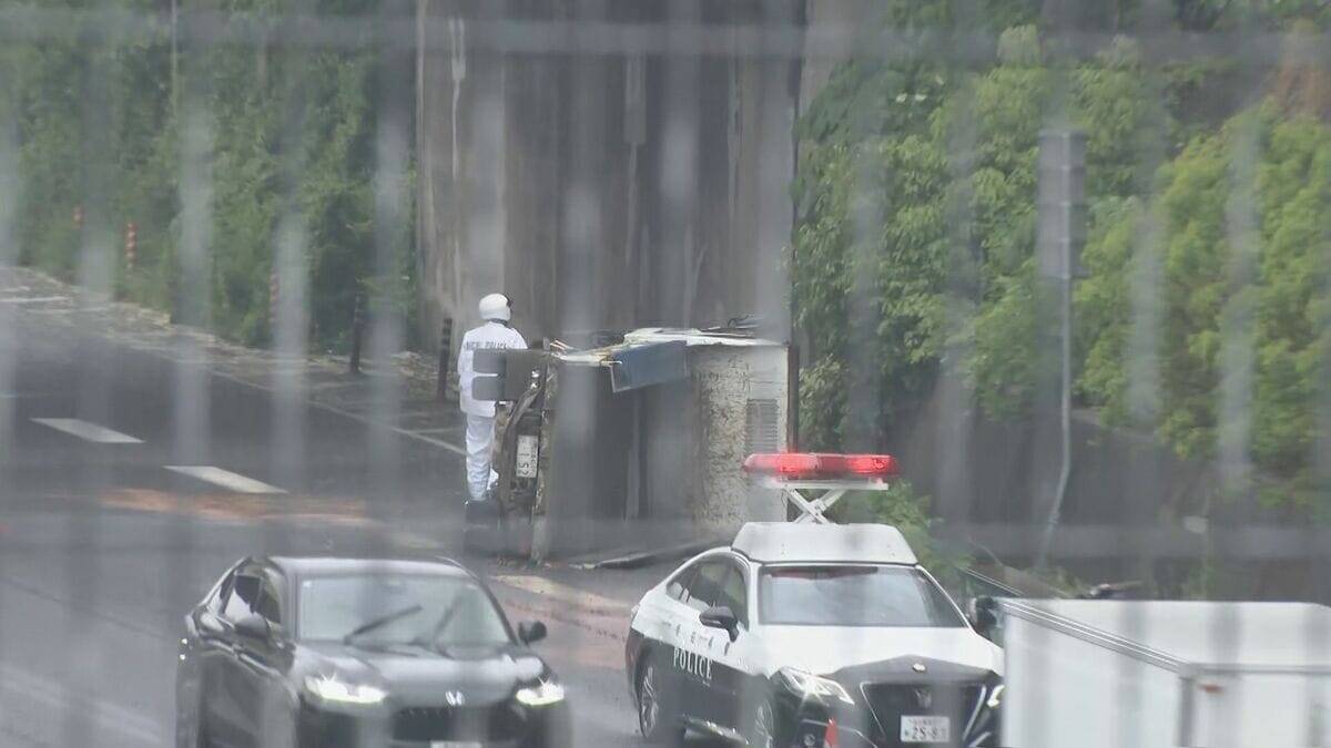【速報】トラックが高速結ぶ道路から落下 “ガードレールを突き破って国道に落ちた” 50代男性を病院に搬送 名古屋･緑区