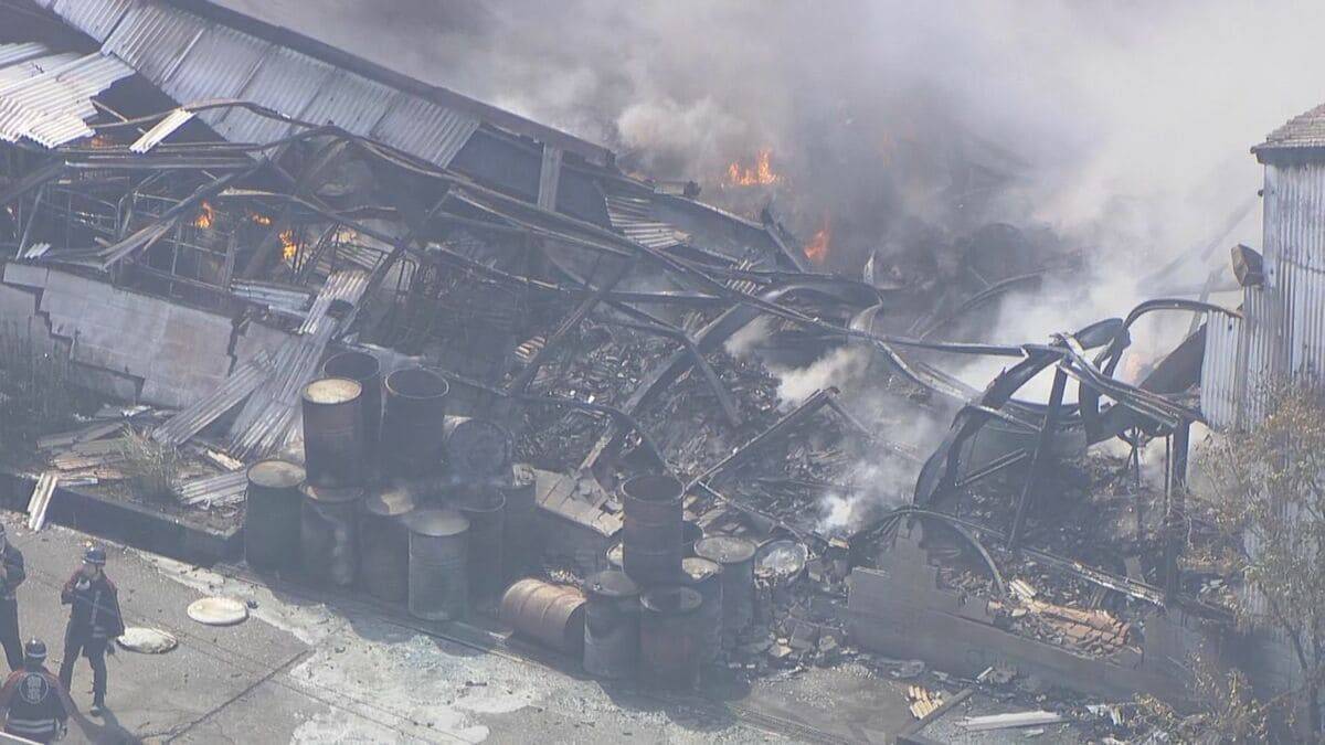 リチウムイオン電池の加工など行うリサイクル工場で火事 通報から約7時間後にほぼ消し止められる けが人の情報なし 岐阜・御嵩町
