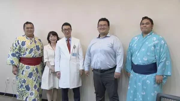 元琴奨菊･秀ノ山親方らが病院を訪問 握手やサインなどで入院患者を笑顔に ｢うれしかった｣｢来てくれるなんて奇跡｣ 愛知･一宮市