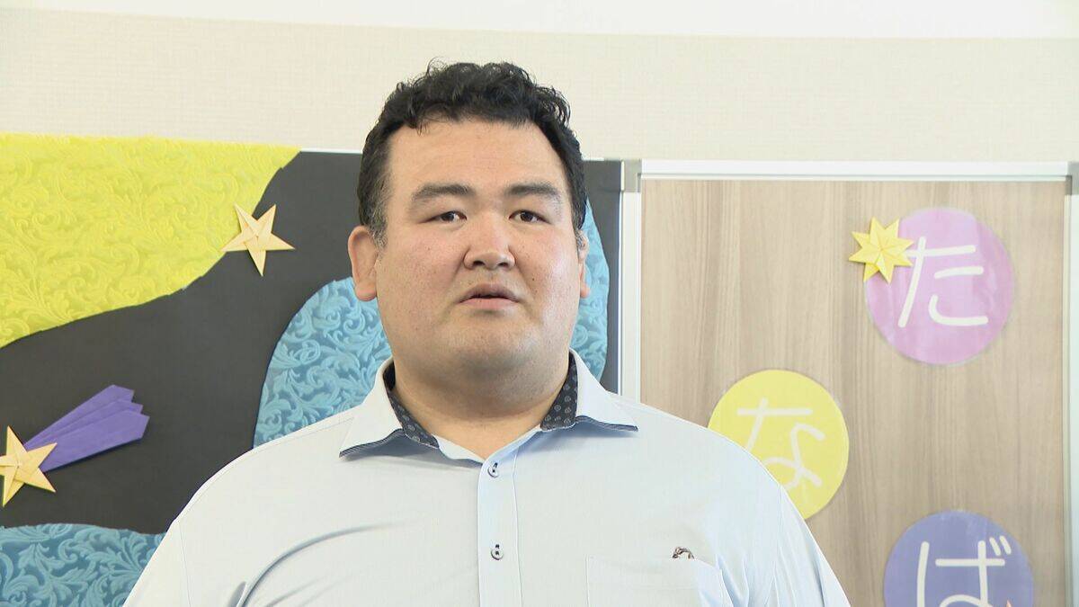 元琴奨菊･秀ノ山親方らが病院を訪問 握手やサインなどで入院患者を笑顔に ｢うれしかった｣｢来てくれるなんて奇跡｣ 愛知･一宮市