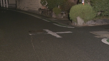 信号のない交差点で原付バイクとトラックが出合い頭に衝突　原付バイクの70代くらいの男性が意識不明の重体　愛知・日進市