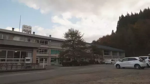 来年3月閉校…全校児童9人の小学校  仲間への思いを込めた色紙作り｢皆の気持ちがこもっていて嬉しかった｣ 岐阜･高山市