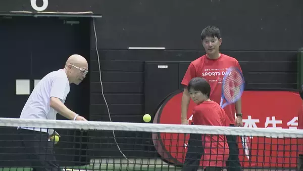 「車いすテニス小田凱人選手(19) 愛知県体育館でスポーツ教室 刈谷市出身の近藤大生選手(43)と共に 地球温暖化対策も学ぶ」の画像
