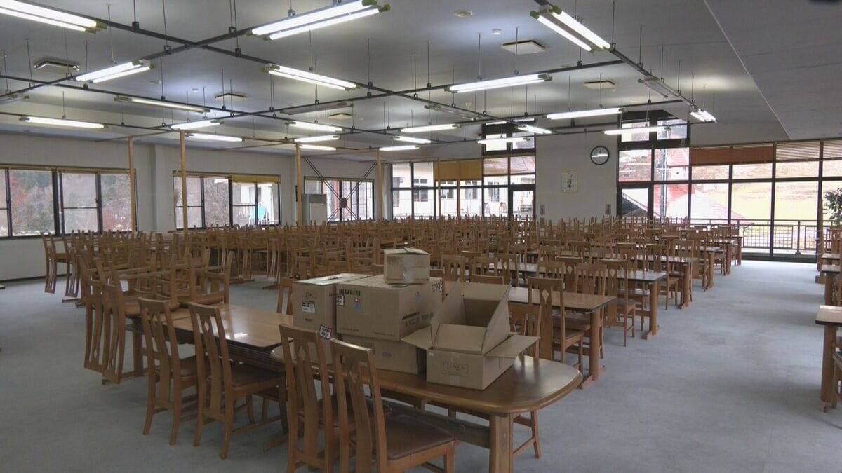 スキー場が雪不足でオープン延期 ｢1センチでも多く雪が降ってくれれば｣ 場内のカフェやレストランも営業を見送りに 岐阜･飛騨市