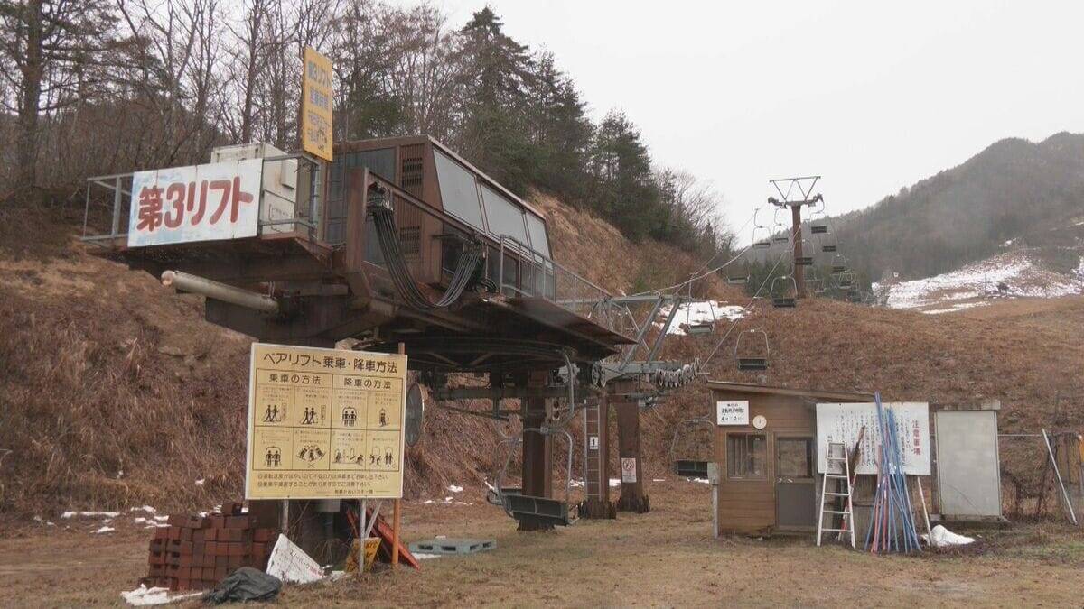 スキー場が雪不足でオープン延期 ｢1センチでも多く雪が降ってくれれば｣ 場内のカフェやレストランも営業を見送りに 岐阜･飛騨市