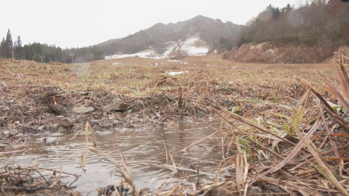 スキー場が雪不足でオープン延期 ｢1センチでも多く雪が降ってくれれば｣ 場内のカフェやレストランも営業を見送りに 岐阜･飛騨市