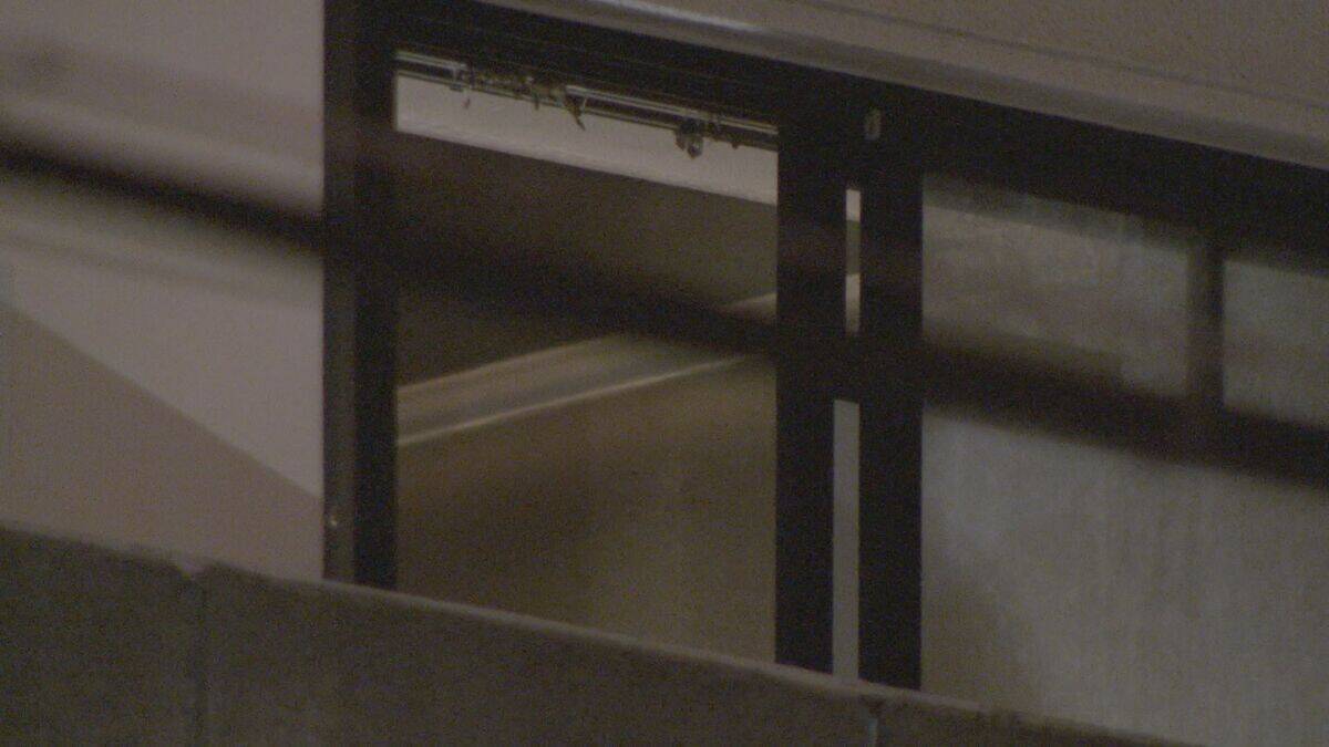 7階建てマンション3階の一室焼ける 住人とみられる40代くらいの男性 意識不明の状態で病院に運ばれる 名古屋・名東区