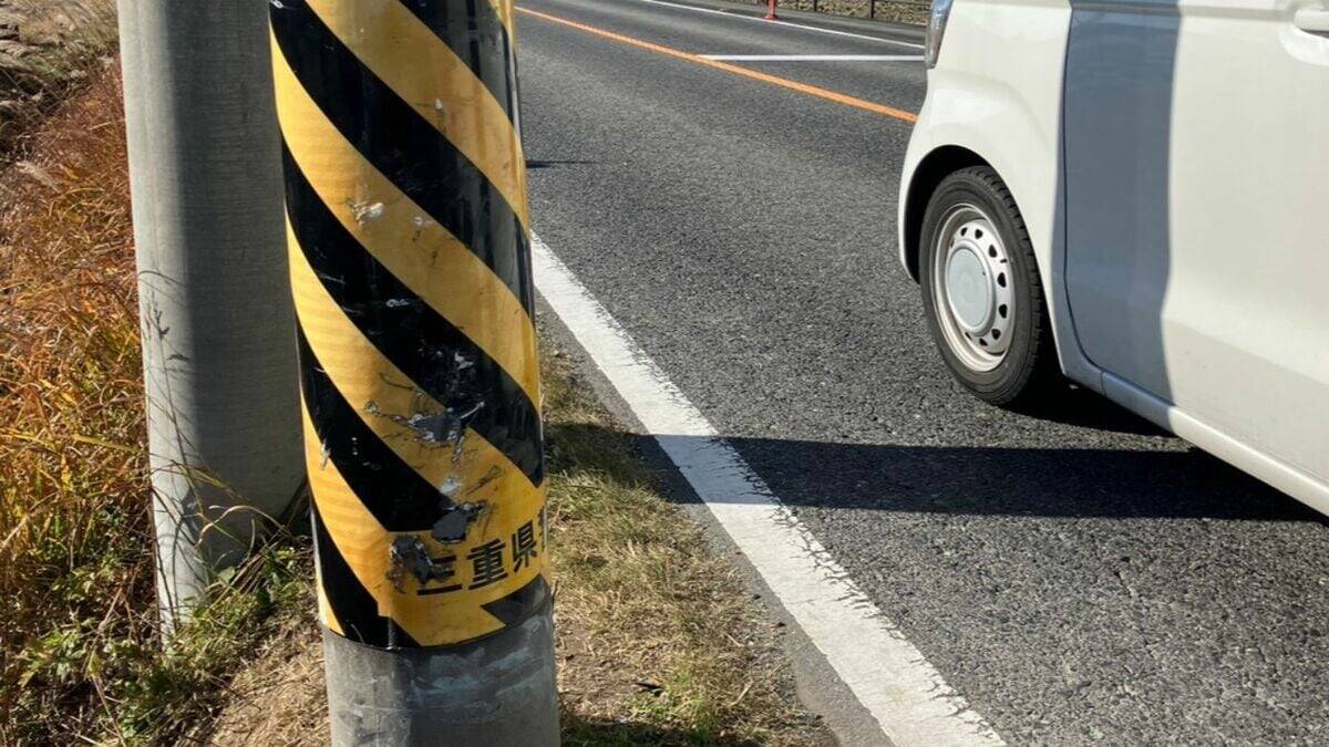 【速報】車同士が出合い頭に衝突… 軽乗用車の70代男性が意識不明の重体 乗用車の46歳女性は軽傷 後部座席の6歳娘はけがなし 三重