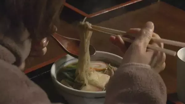 老舗店も年越しそばで賑わう 大みそかの岐阜・高山市 古い町並みの「手打ちそば恵比寿」