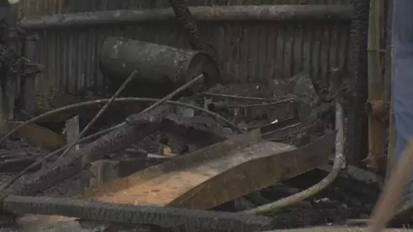 「畑の中の倉庫が全焼 1人死亡 性別や年齢は不明 なぜ火が出た？警察・消防が原因調べる 愛知・東海市」の画像