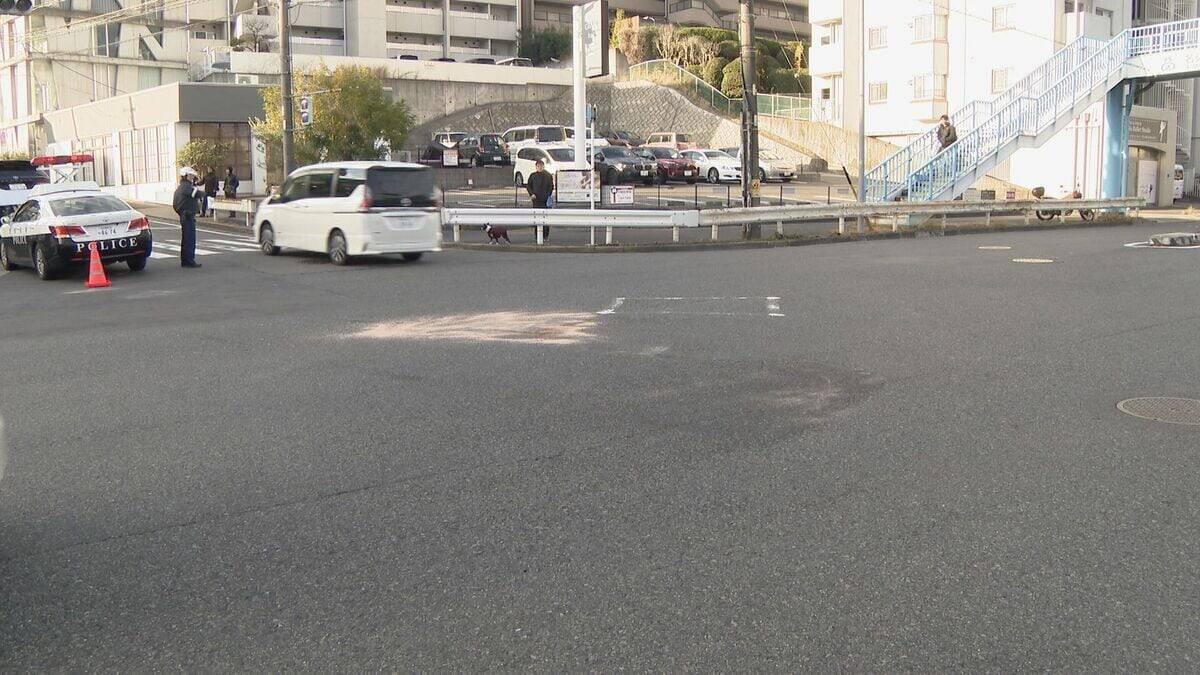 2人乗りバイクと車が交差点で出合い頭に衝突 バイクの17歳少年2人が搬送…1人が重体1人が意識もうろうの状態に 名古屋・名東区