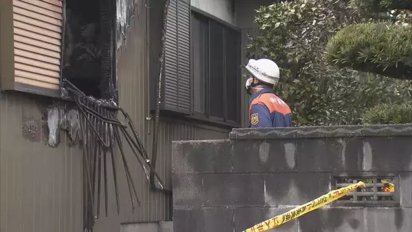 「焼け跡から1人の遺体見つかる  一人暮らしの94歳女性か 三重･鈴鹿市で住宅火災」の画像
