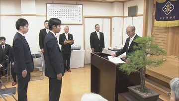 毎朝6時起きで祭式作法などの講義を受ける… 神職を育成する“伊勢神宮の研修所”で卒業式 2年間の修養終えた2人の学生