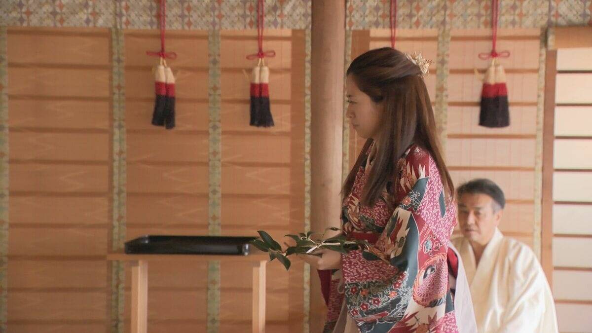 来年の干支「午年」にちなんだ書を多度大社に奉納　天に駆け上がるようなイメージで…　三重・桑名市