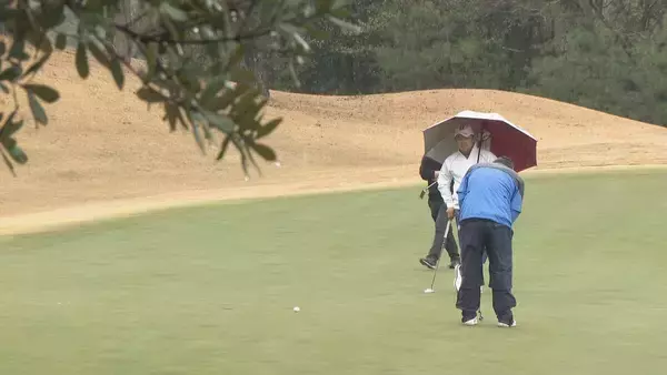 「｢中日クラウンズ｣出場権をかけたゴルフ大会始まる 全国からプロアマ119人が出場し雨の中熱戦  岐阜･可児市」の画像