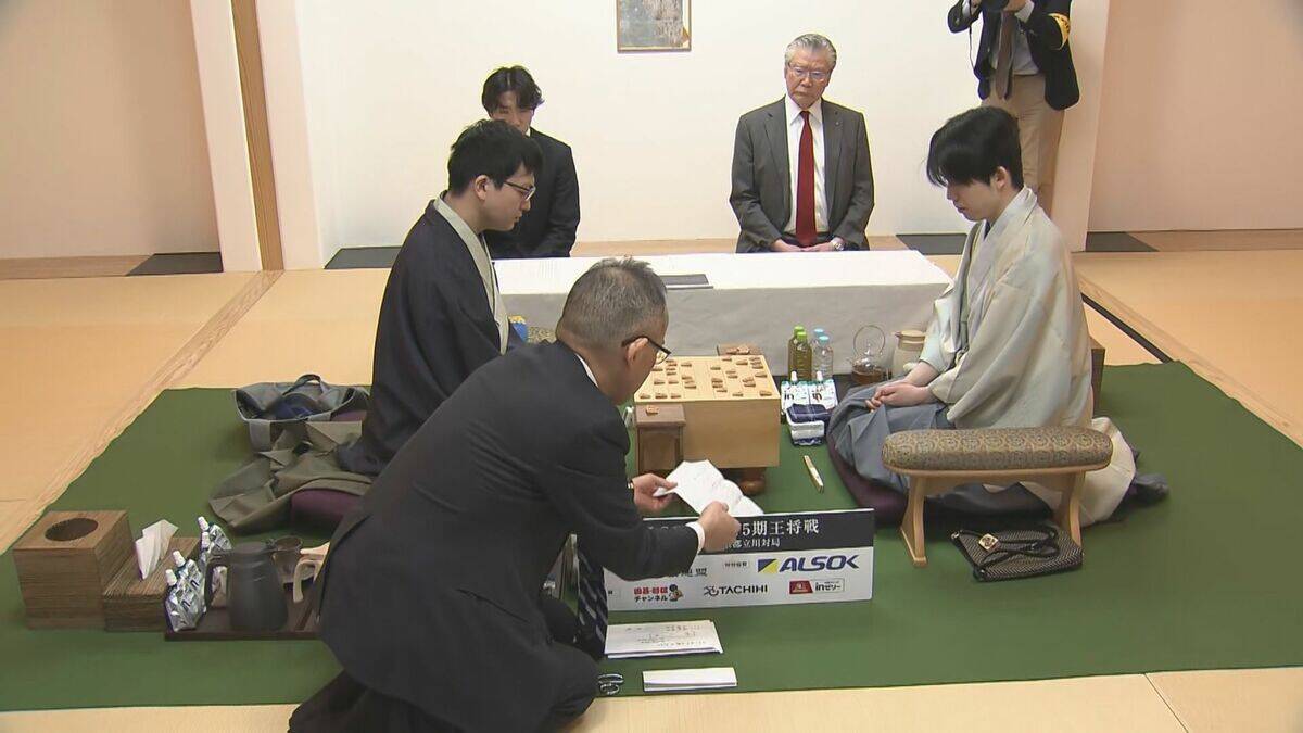 将棋の藤井聡太六冠（23）｢2025年の賞金と対局料｣が統計開始以来初の“2億円越え” 4年連続1位  王将戦第3局2日目始まる