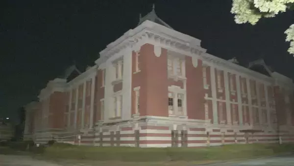 「なぜ？真夜中に公衆トイレの一部が焼ける 名古屋の市政資料館…けが人なし 警察が放火の可能性もあるとみて調べる」の画像